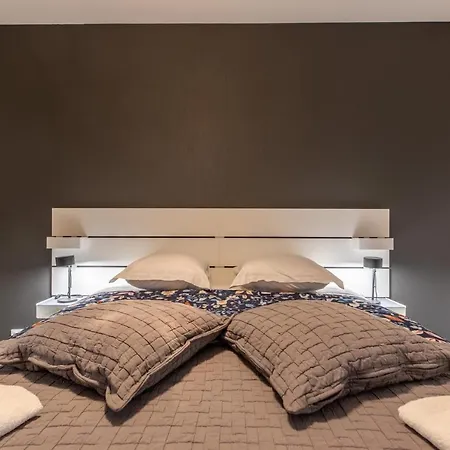 Apartment F2 